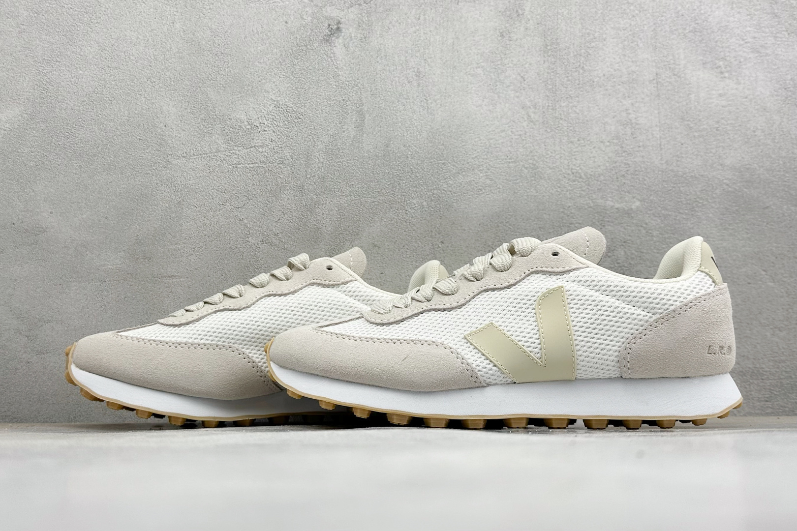 VEJA ESPLAR 休闲轻便耐磨经典跑步鞋 不撞款的运动鞋👟｜法国小众品牌Veja，增高于有形，Veja小白鞋妥妥的