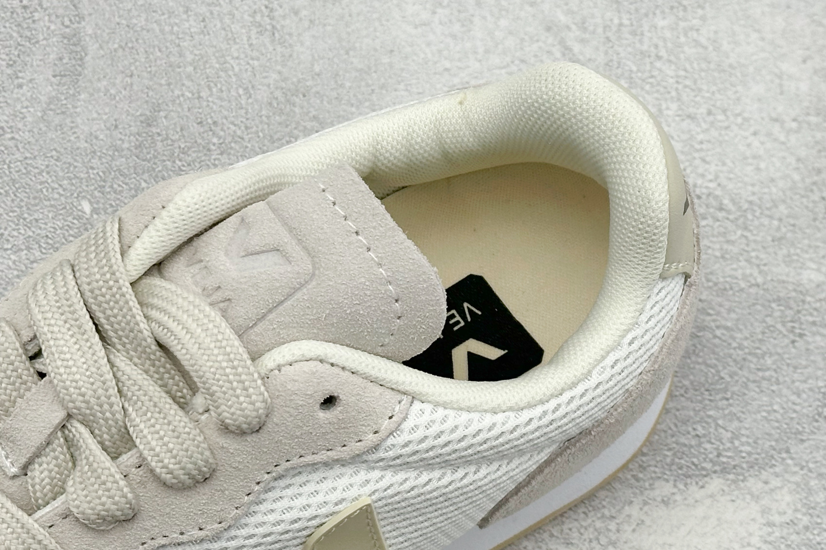 VEJA ESPLAR 休闲轻便耐磨经典跑步鞋 不撞款的运动鞋👟｜法国小众品牌Veja，增高于有形，Veja小白鞋妥妥的