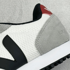 VEJA ESPLAR 休闲轻便耐磨经典跑步鞋 不撞款的运动鞋👟|法国小众品牌Veja,增高于有形,Veja小白鞋妥妥的 VEJA ESPLAR 休闲轻便耐磨经典跑步鞋 不撞款的运动鞋👟|法国小众品牌Veja,增高于有形,Veja小白鞋妥妥的