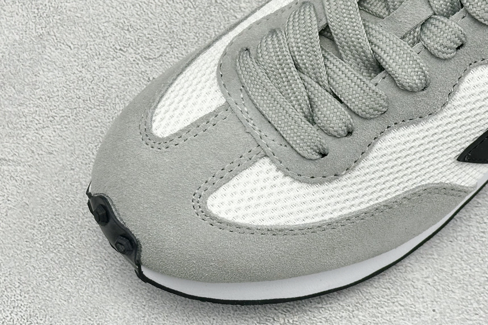 VEJA ESPLAR 休闲轻便耐磨经典跑步鞋 不撞款的运动鞋👟|法国小众品牌Veja,增高于有形,Veja小白鞋妥妥的 VEJA ESPLAR 休闲轻便耐磨经典跑步鞋 不撞款的运动鞋👟|法国小众品牌Veja,增高于有形,Veja小白鞋妥妥的