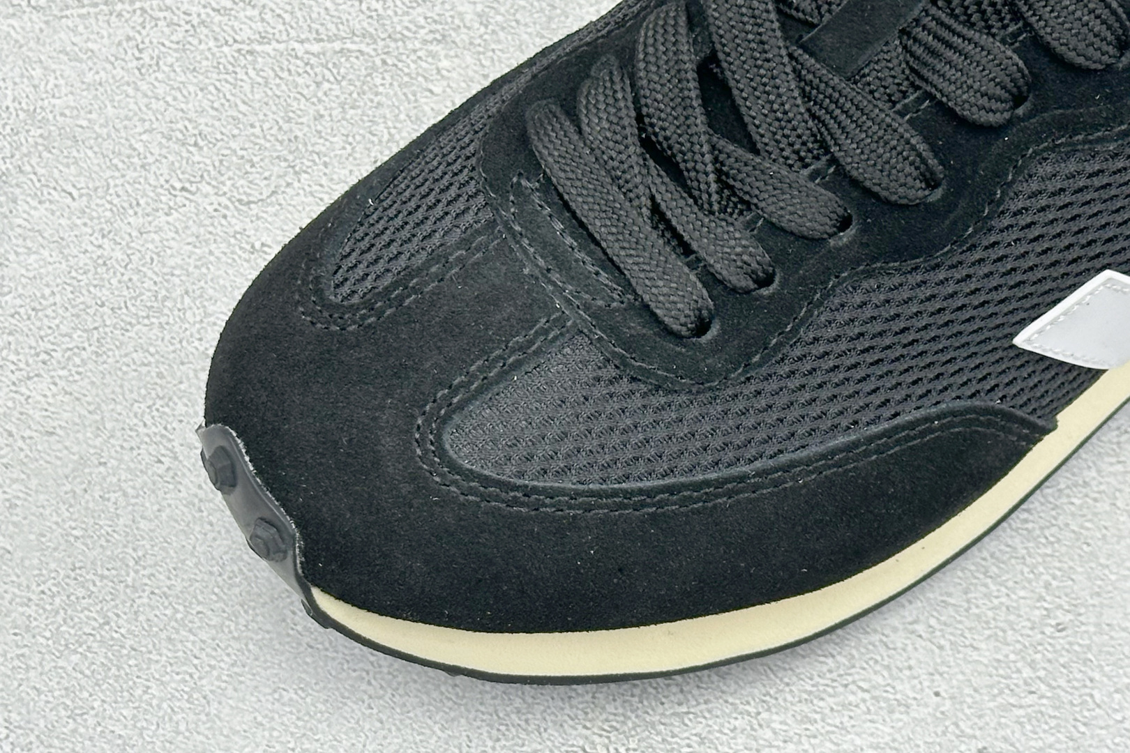 VEJA ESPLAR 休闲轻便耐磨经典跑步鞋 不撞款的运动鞋👟|法国小众品牌Veja,增高于有形,Veja小白鞋妥妥的 VEJA ESPLAR 休闲轻便耐磨经典跑步鞋 不撞款的运动鞋👟|法国小众品牌Veja,增高于有形,Veja小白鞋妥妥的
