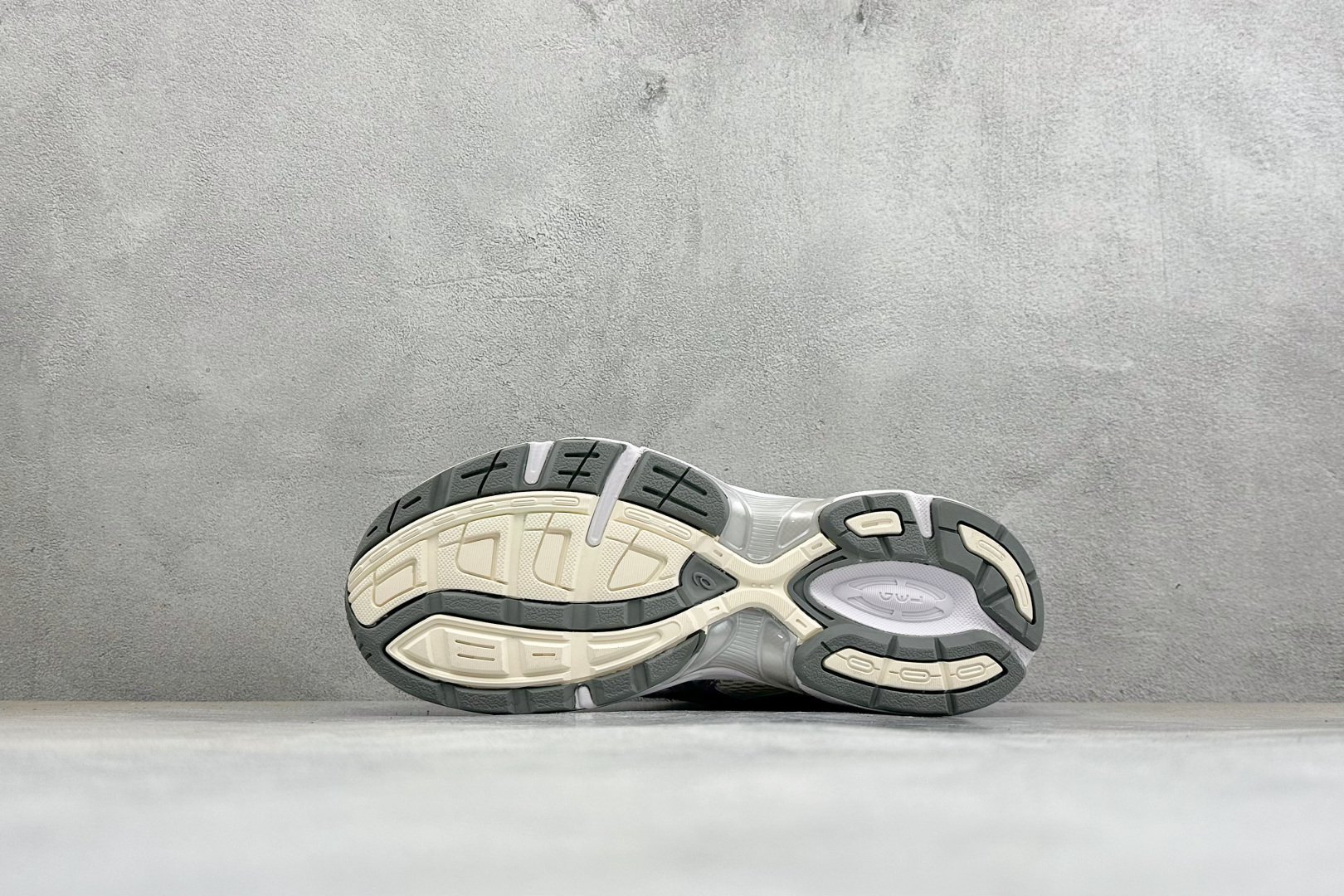 福利特价 YD版ASICS GEL-1130 亚瑟士复古减震透气运动休闲跑鞋 货号: 1201A164-110 