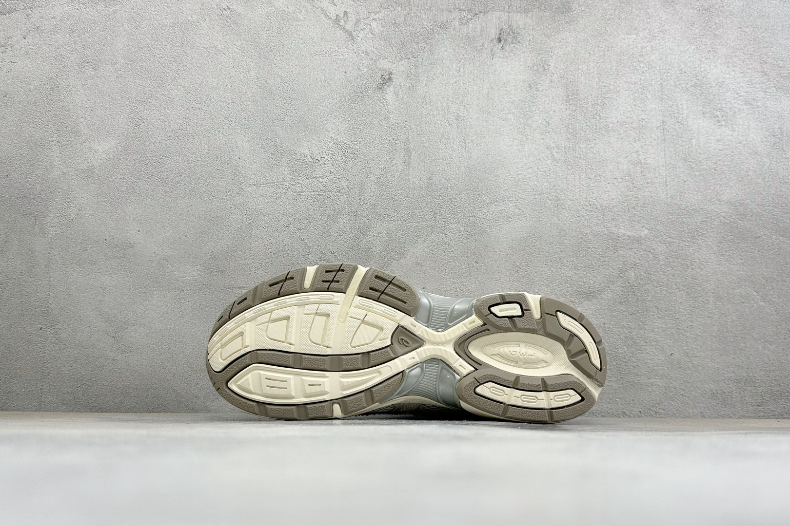 福利特价 YD版ASICS GEL-1130 亚瑟士复古减震透气运动休闲跑鞋 货号: 1201A982-200 