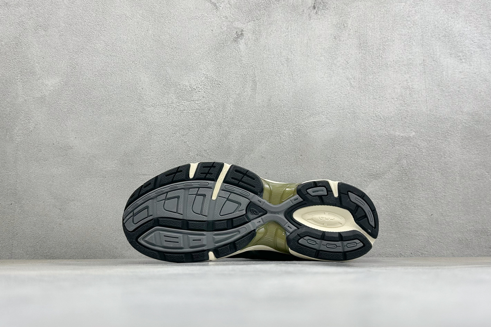 福利特价 YD版ASICS GEL-1130 亚瑟士复古减震透气运动休闲跑鞋 货号: 1201A256-002 