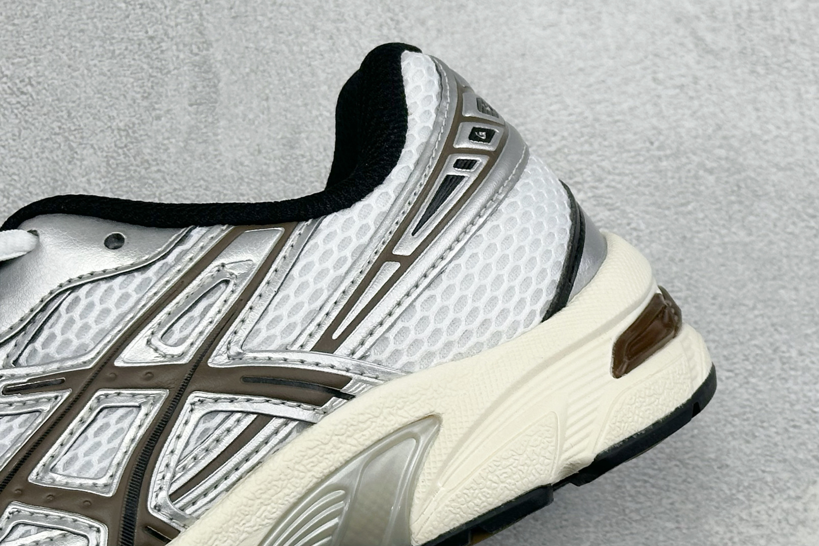 福利特价 YD版ASICS GEL-1130 亚瑟士复古减震透气运动休闲跑鞋 货号: 1201A256-113 