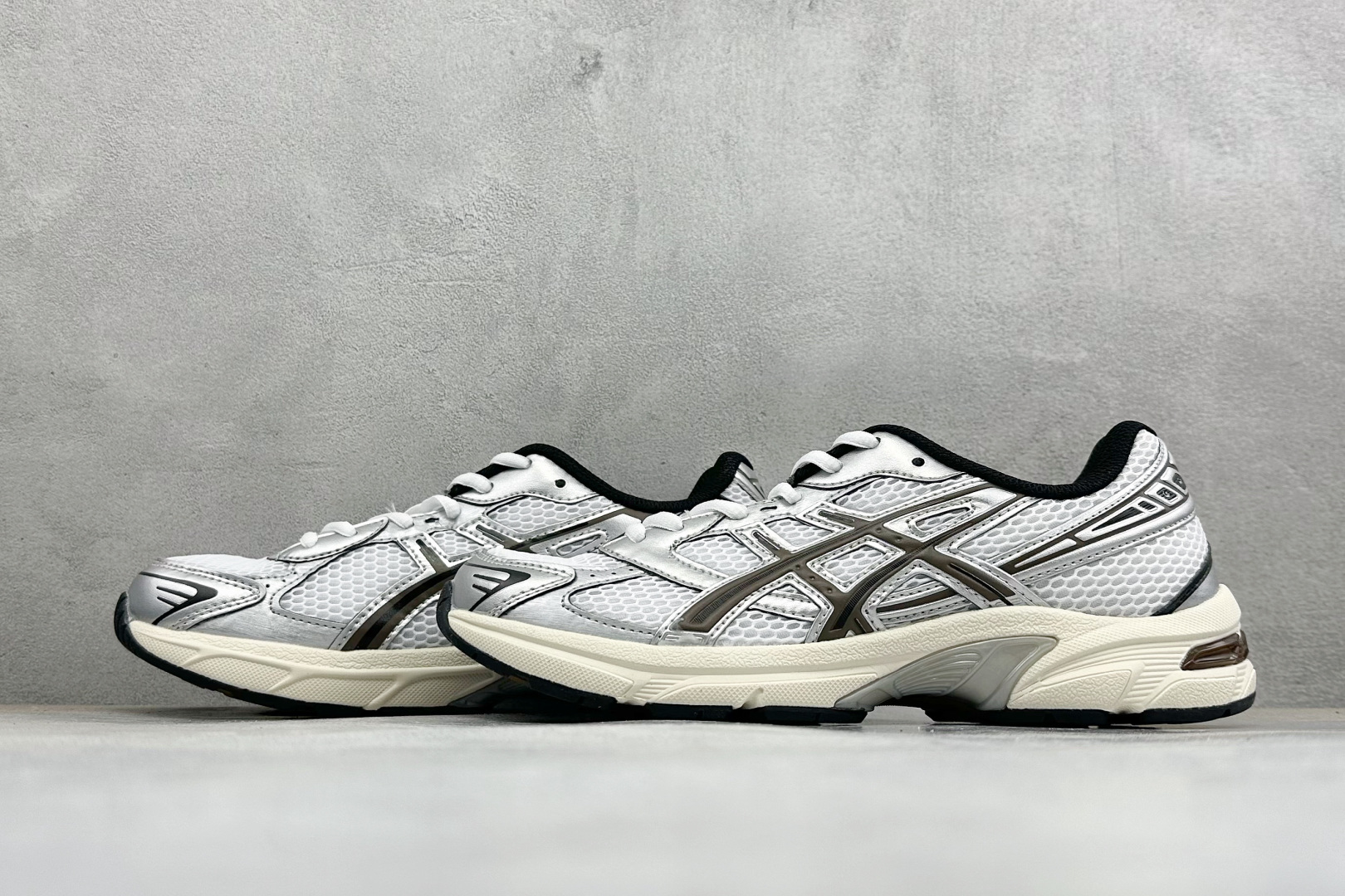 福利特价 YD版ASICS GEL-1130 亚瑟士复古减震透气运动休闲跑鞋 货号: 1201A256-113 