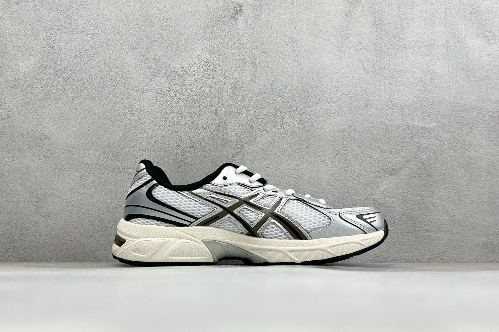 福利特价 YD版ASICS GEL-1130 亚瑟士复古减震透气运动休闲跑鞋 货号: 1201A256-113 