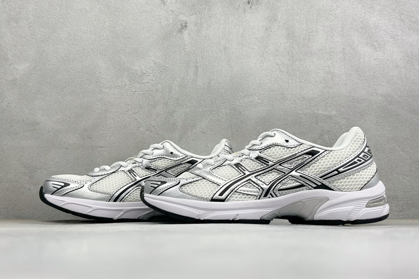 福利特价 YD版ASICS GEL-1130 亚瑟士复古减震透气运动休闲跑鞋 货号: 1201B020-100 