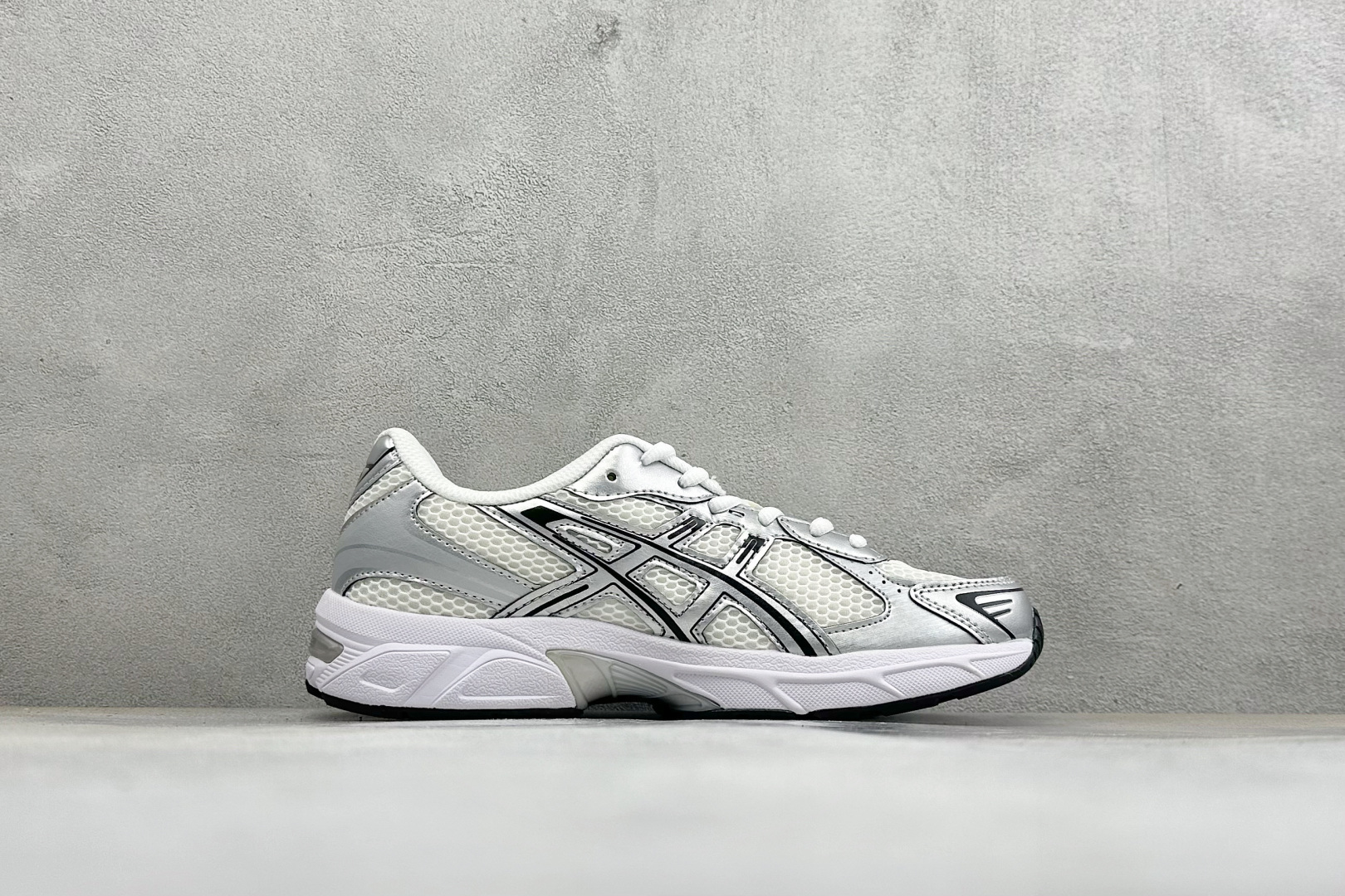 福利特价 YD版ASICS GEL-1130 亚瑟士复古减震透气运动休闲跑鞋 货号: 1201B020-100 