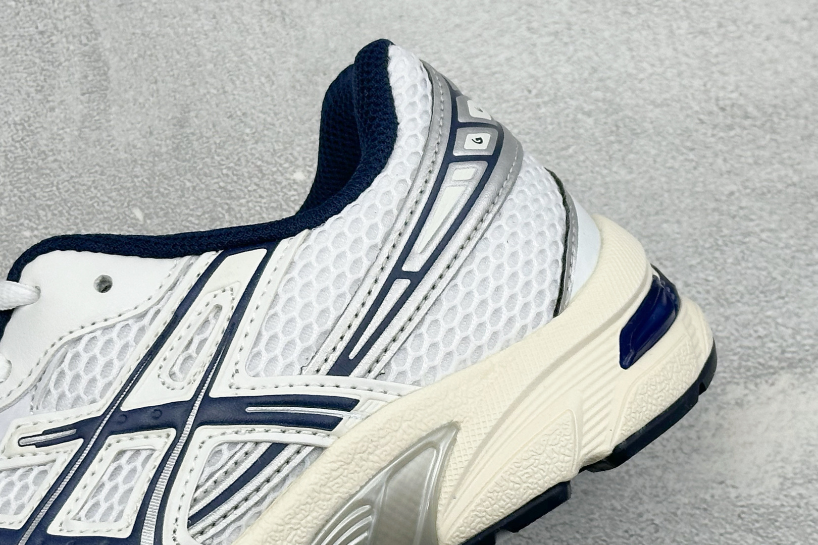 福利特价 YD版ASICS GEL-1130 亚瑟士复古减震透气运动休闲跑鞋 货号: 1201A256-106 