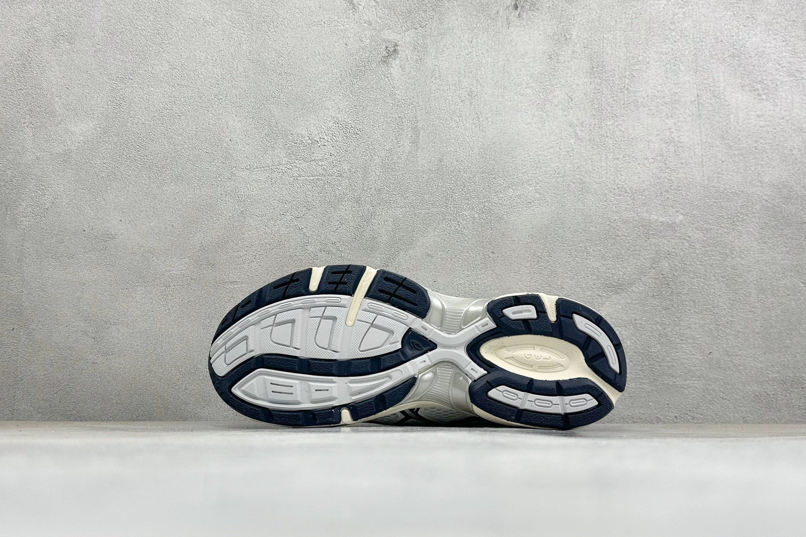 福利特价 YD版ASICS GEL-1130 亚瑟士复古减震透气运动休闲跑鞋 货号: 1201A256-106 