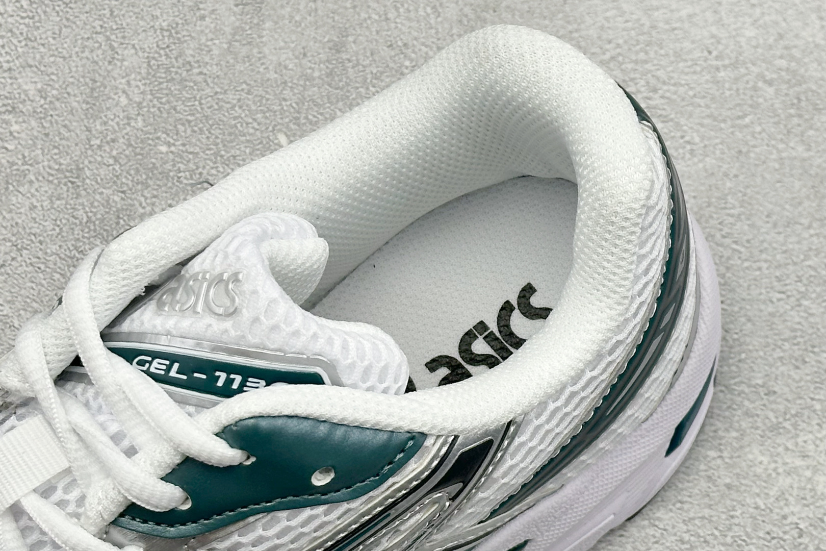 福利特价 YD版ASICS GEL-1130 亚瑟士复古减震透气运动休闲跑鞋 货号: 1201A256-121 