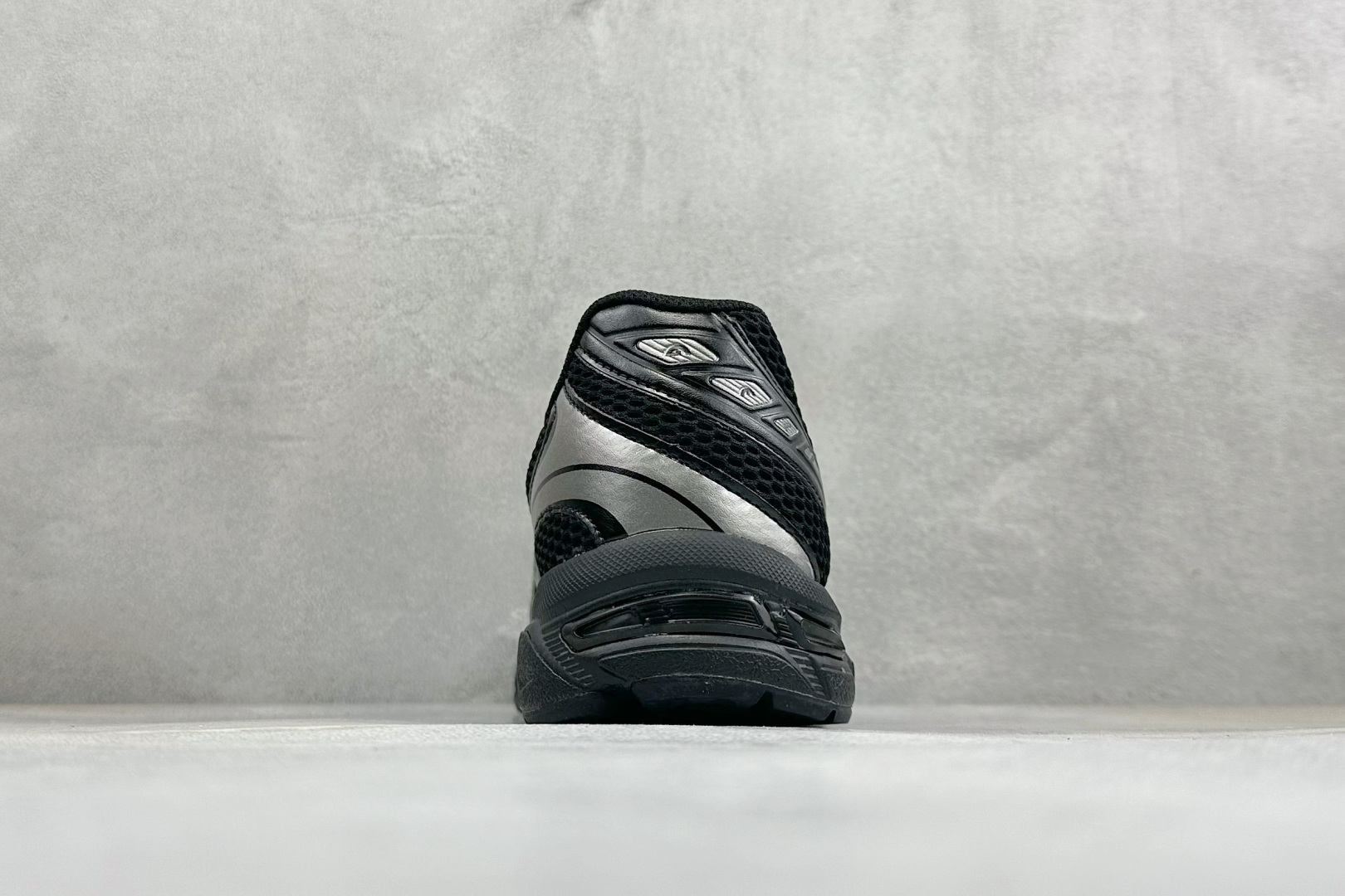 福利特价 YD版ASICS GEL-1130 亚瑟士复古减震透气运动休闲跑鞋 货号: 1201A256-002 