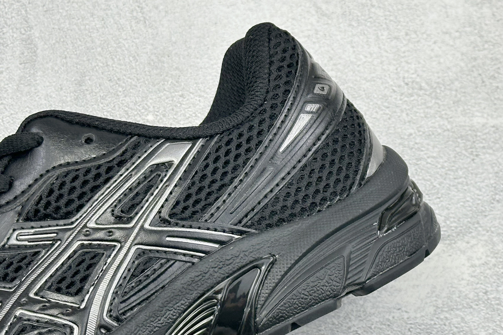 福利特价 YD版ASICS GEL-1130 亚瑟士复古减震透气运动休闲跑鞋 货号: 1201A256-002 