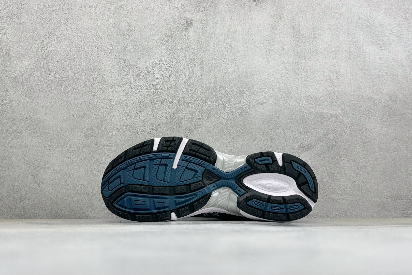 福利特价 YD版ASICS GEL-1130 亚瑟士复古减震透气运动休闲跑鞋 货号: 1201A256-400 