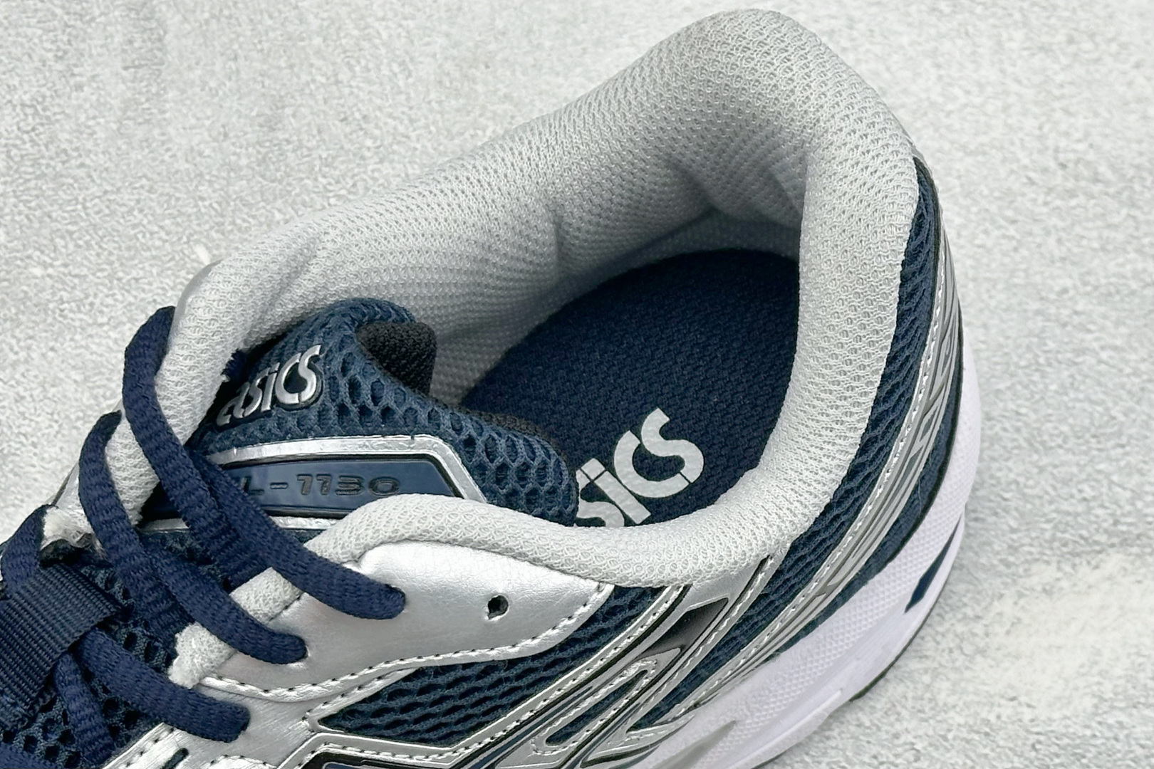 福利特价 YD版ASICS GEL-1130 亚瑟士复古减震透气运动休闲跑鞋 货号: 1201A256-400 