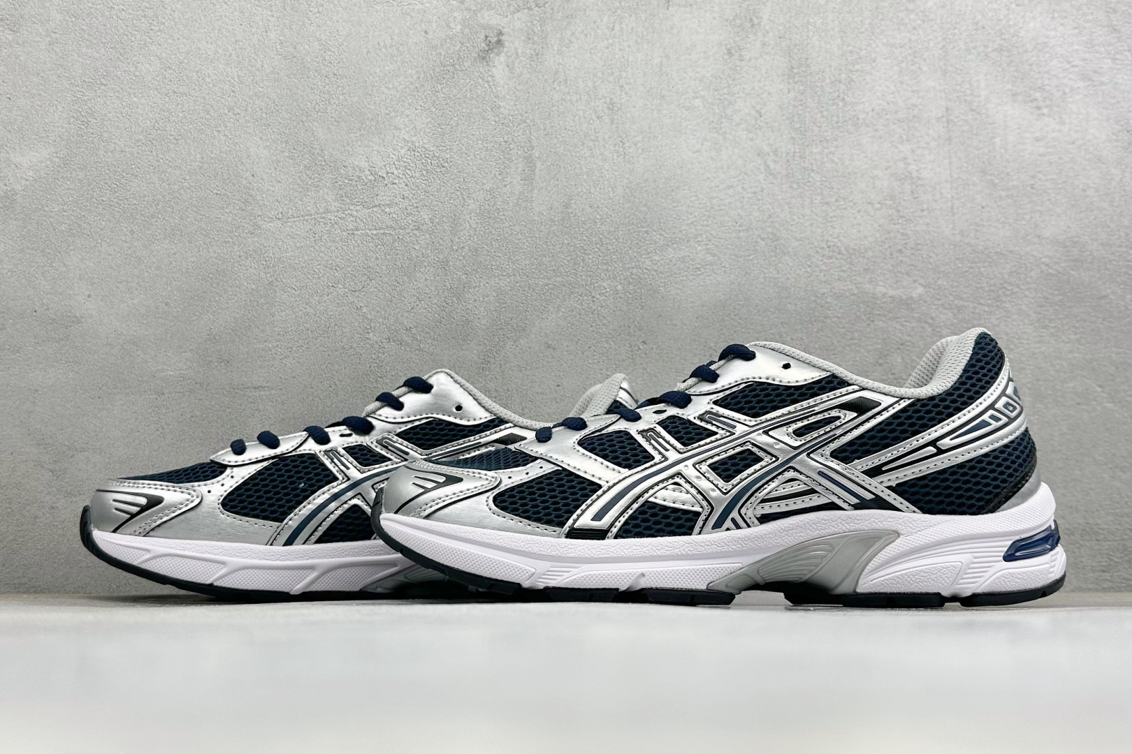 福利特价 YD版ASICS GEL-1130 亚瑟士复古减震透气运动休闲跑鞋 货号: 1201A256-400 
