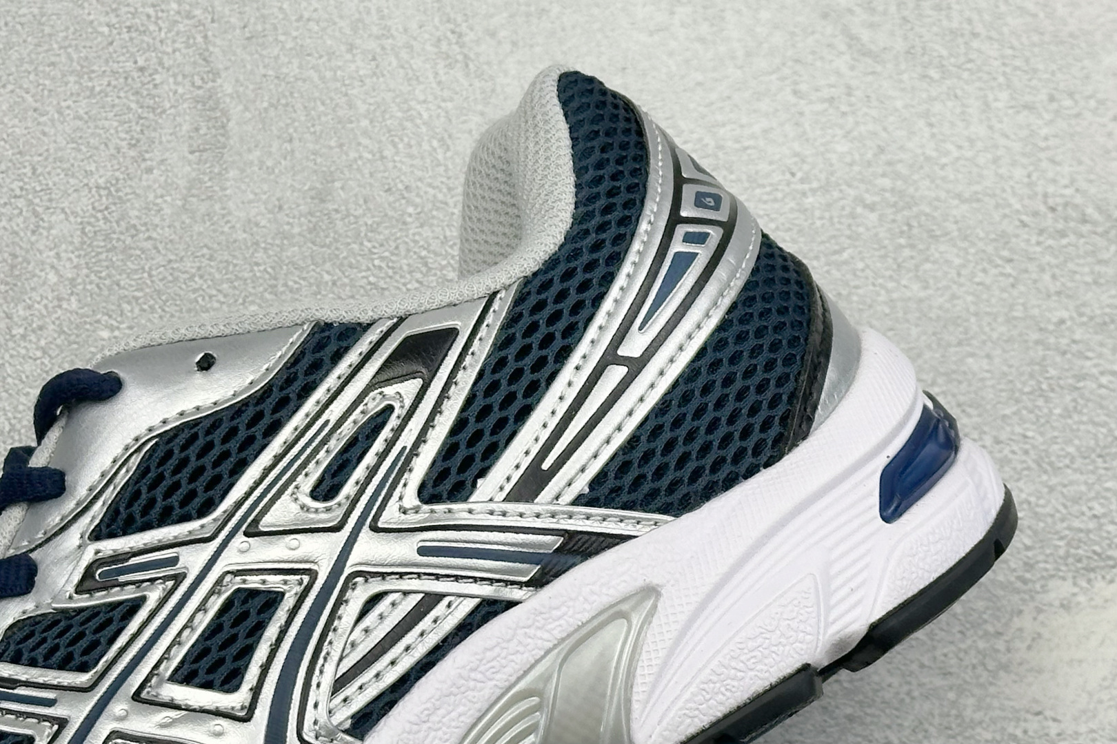福利特价 YD版ASICS GEL-1130 亚瑟士复古减震透气运动休闲跑鞋 货号: 1201A256-400 