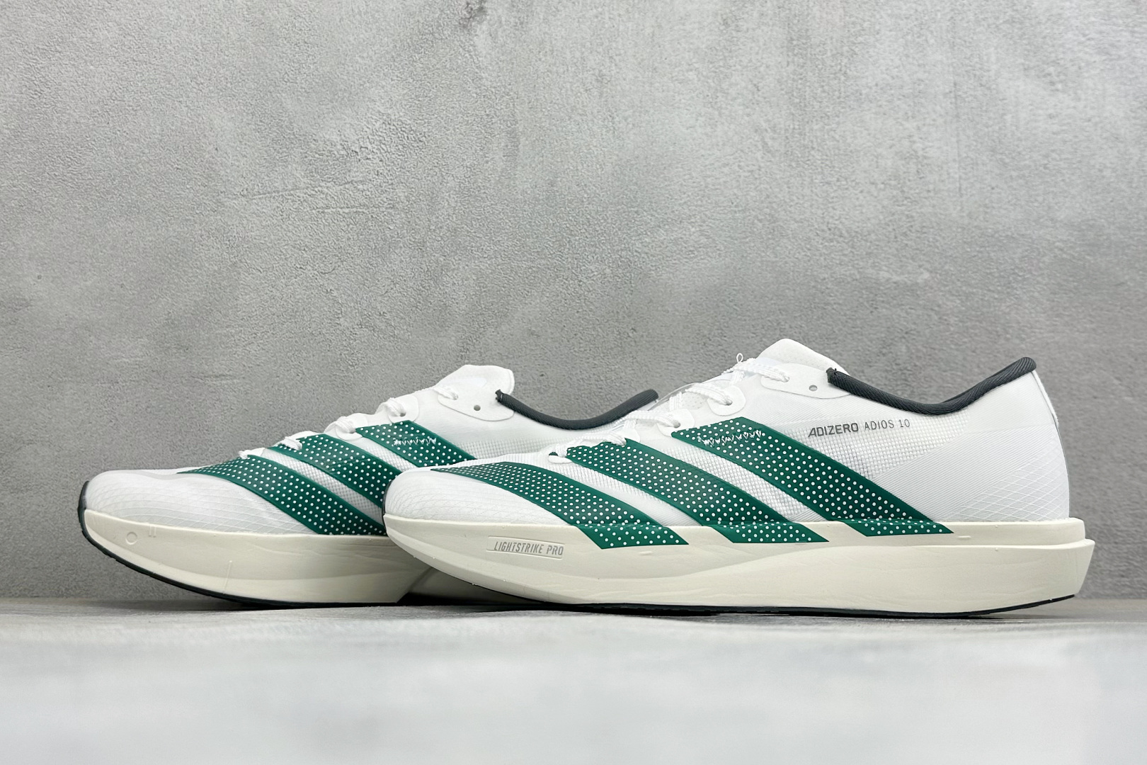 YD版Adidas Adizero Adios 10 阿迪达斯 马拉松飞线贾卡轻质透气休闲运动跑步鞋 采用双层透气网纱 