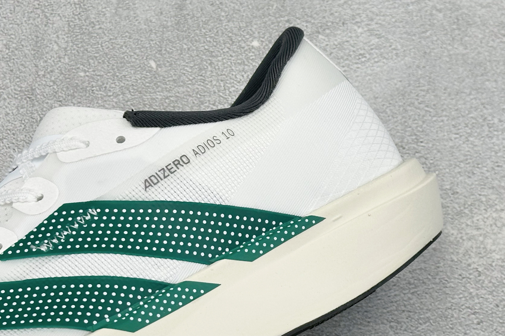 YD版Adidas Adizero Adios 10 阿迪达斯 马拉松飞线贾卡轻质透气休闲运动跑步鞋 采用双层透气网纱 