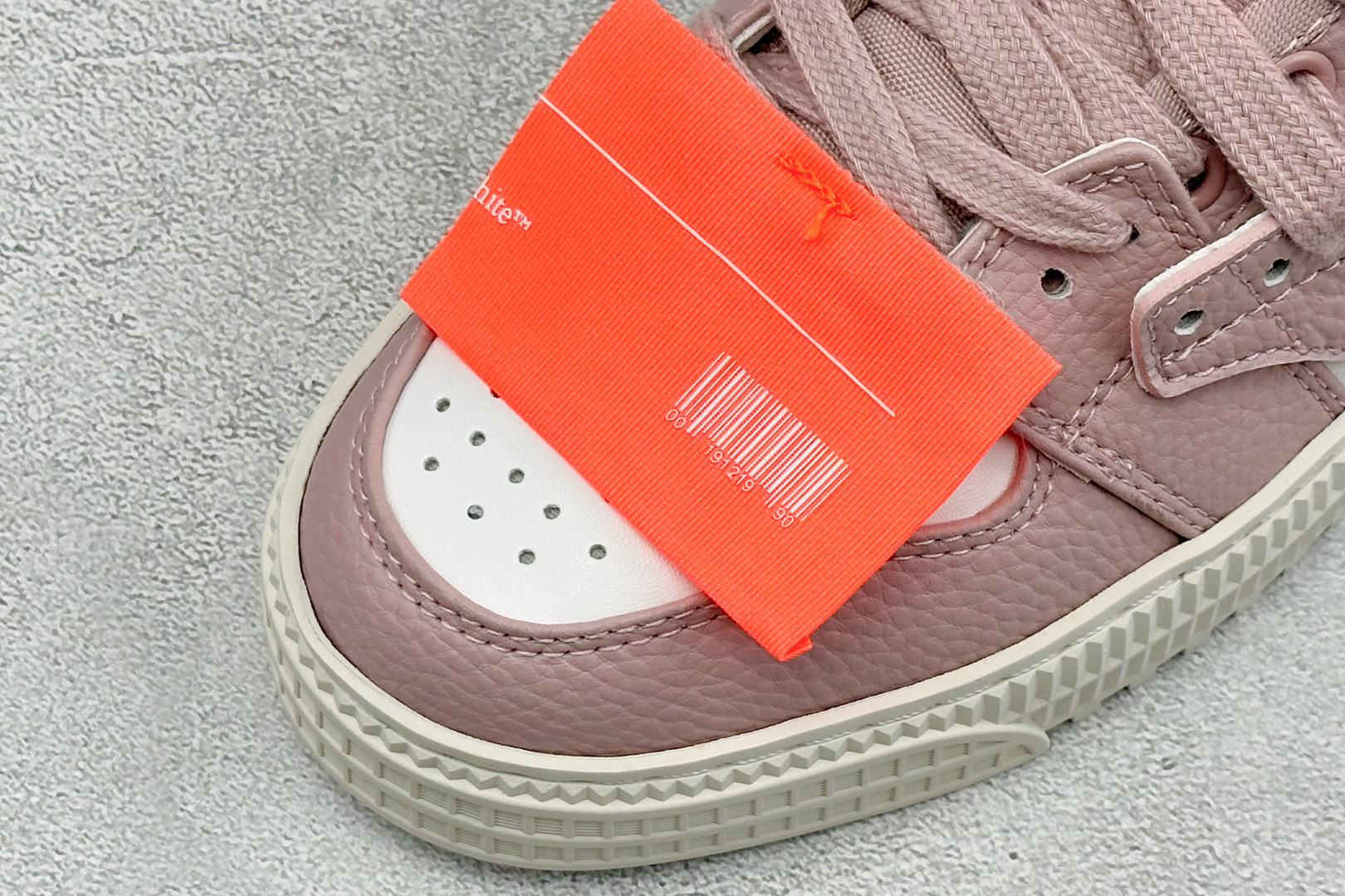S版OFF- WHITE 3.0 Off Court 小牛皮 圆头系带低帮板鞋 原厂原档开发 外观很有设计感 个性独特 S版OFF- WHITE 3.0 Off Court 小牛皮 圆头系带低帮板鞋 原厂原档开发 外观很有设计感 个性独特