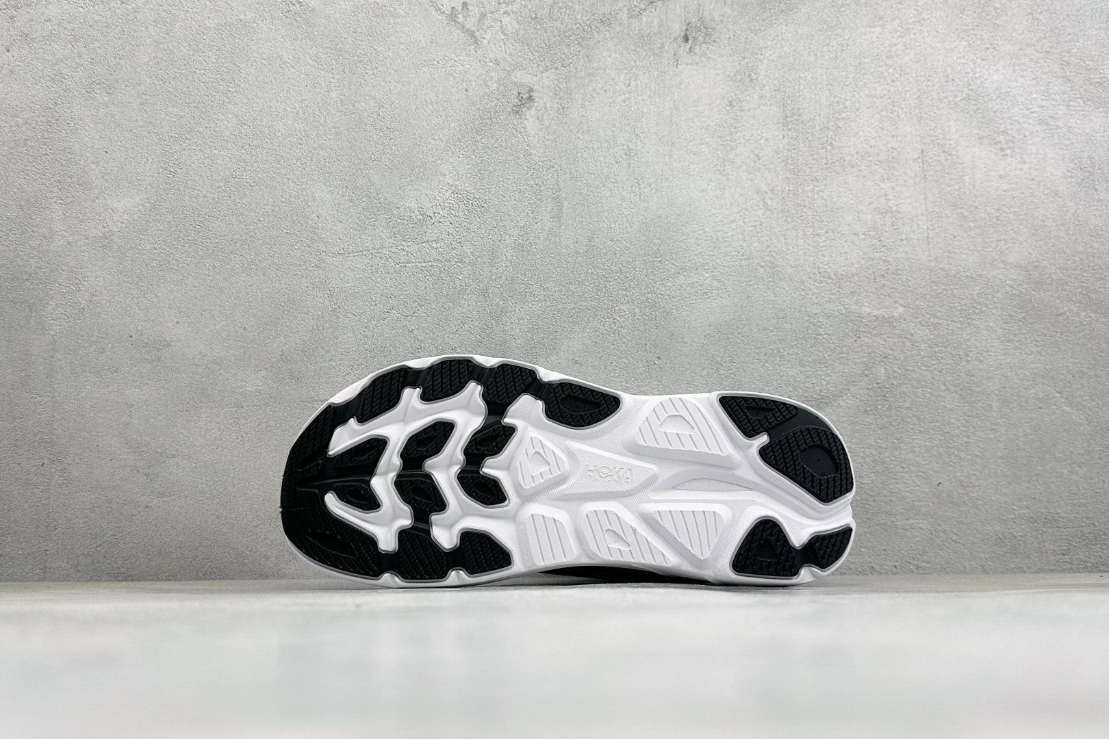 ST版HOKA ONE ONE M CLIFTON 11 舒适防滑耐磨低帮休闲跑步鞋 相比常规跑鞋 HOKA ONE O ST版HOKA ONE ONE M CLIFTON 11 舒适防滑耐磨低帮休闲跑步鞋 相比常规跑鞋 HOKA ONE O