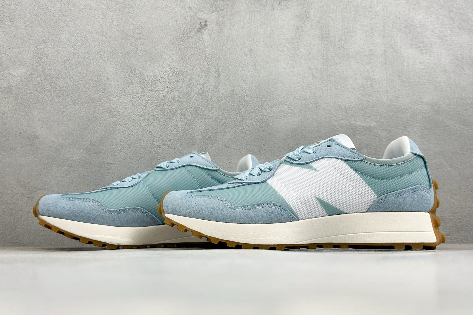 TG福利 New Balance MS327 复古休闲运动慢跑鞋 以更纯粹的复古风格设计打造的全新造型 侧身还以解构设计