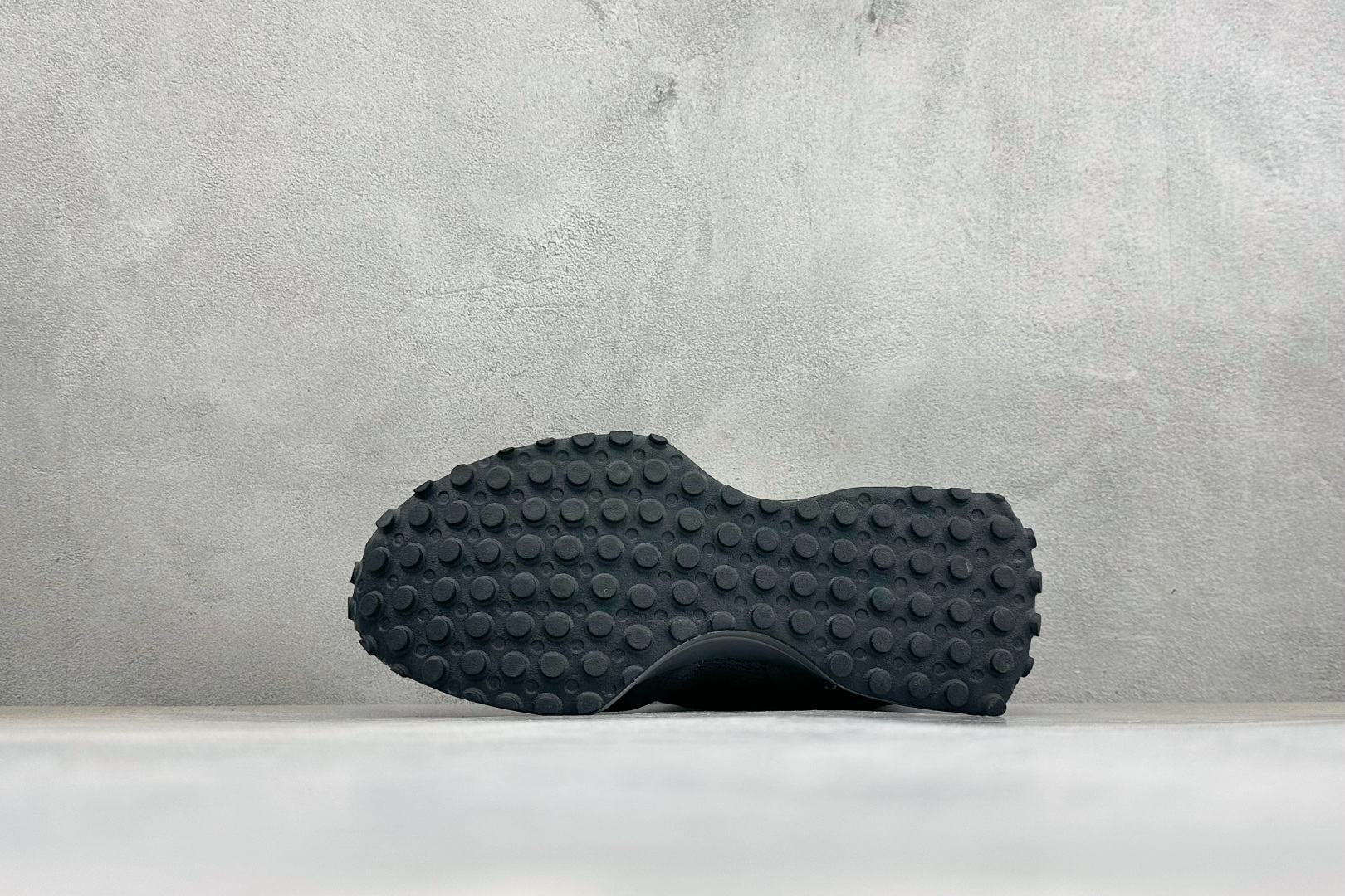 TG福利 New Balance MS327 复古休闲运动慢跑鞋 以更纯粹的复古风格设计打造的全新造型 侧身还以解构设计 TG福利 New Balance MS327 复古休闲运动慢跑鞋 以更纯粹的复古风格设计打造的全新造型 侧身还以解构设计