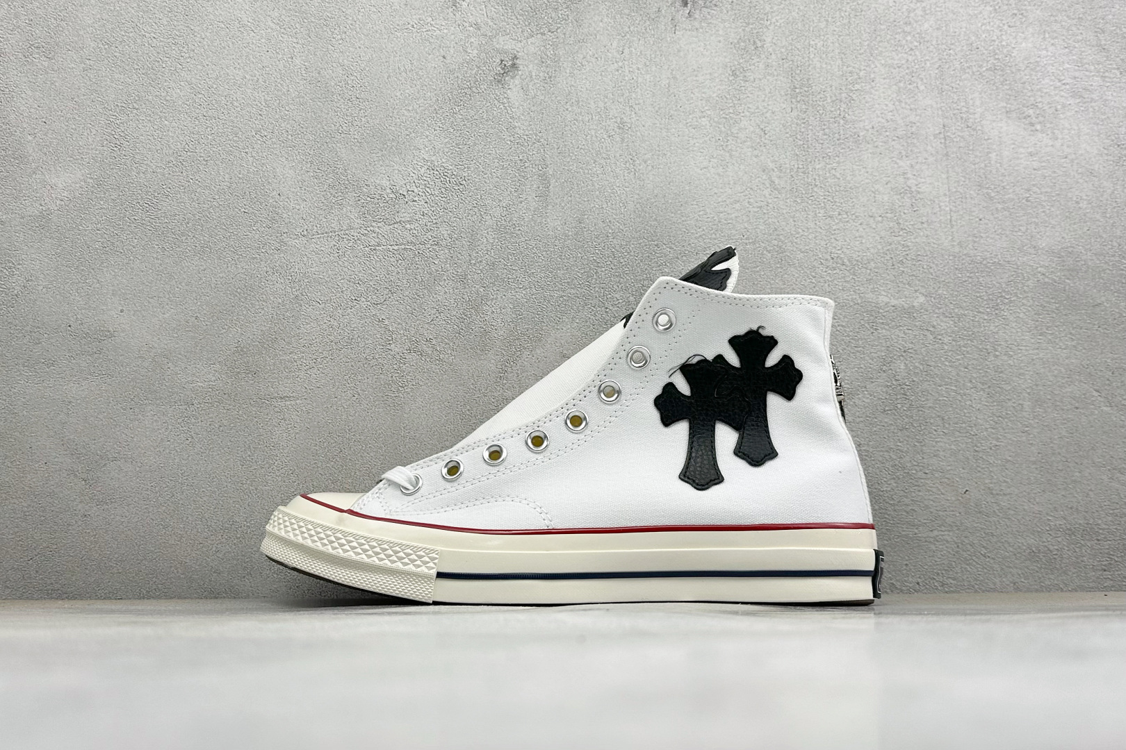 Chrome Hearts x Converse 1970s 克罗心联名 复古银饰休闲帆布鞋 采用经典70s鞋型为基底 