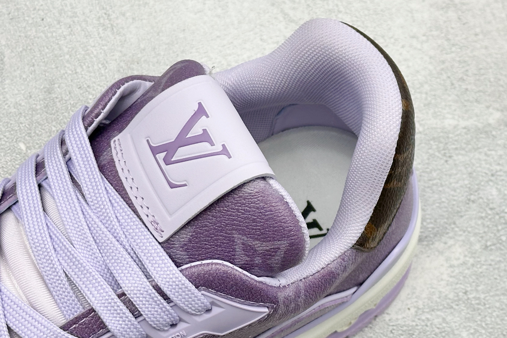 Louis Vuitton 路易威登 LV Trainer 低帮休闲板鞋 全新版本 原版购入 历时两个月调试开发打造 Z Louis Vuitton 路易威登 LV Trainer 低帮休闲板鞋 全新版本 原版购入 历时两个月调试开发打造 Z