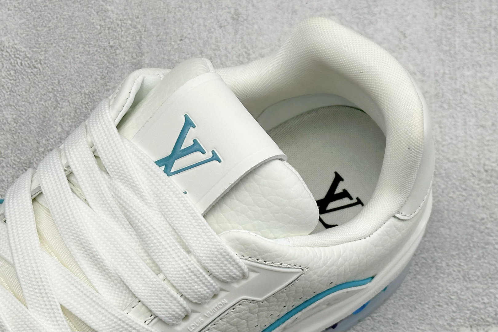 Louis Vuitton 路易威登 LV Trainer 低帮休闲板鞋 全新版本 原版购入 历时两个月调试开发打造 Z Louis Vuitton 路易威登 LV Trainer 低帮休闲板鞋 全新版本 原版购入 历时两个月调试开发打造 Z
