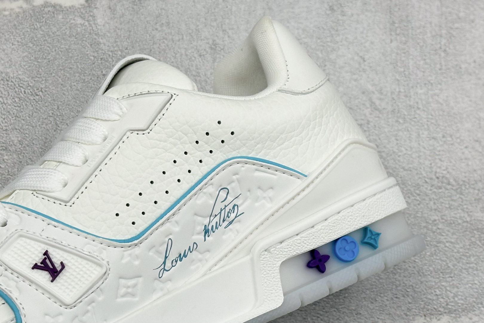 Louis Vuitton 路易威登 LV Trainer 低帮休闲板鞋 全新版本 原版购入 历时两个月调试开发打造 Z Louis Vuitton 路易威登 LV Trainer 低帮休闲板鞋 全新版本 原版购入 历时两个月调试开发打造 Z
