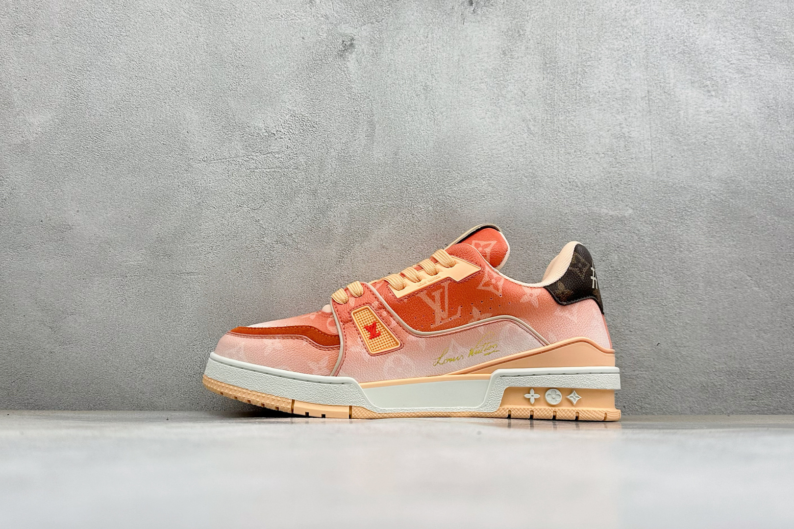 Louis Vuitton 路易威登 LV Trainer 低帮休闲板鞋 全新版本 原版购入 历时两个月调试开发打造 Z