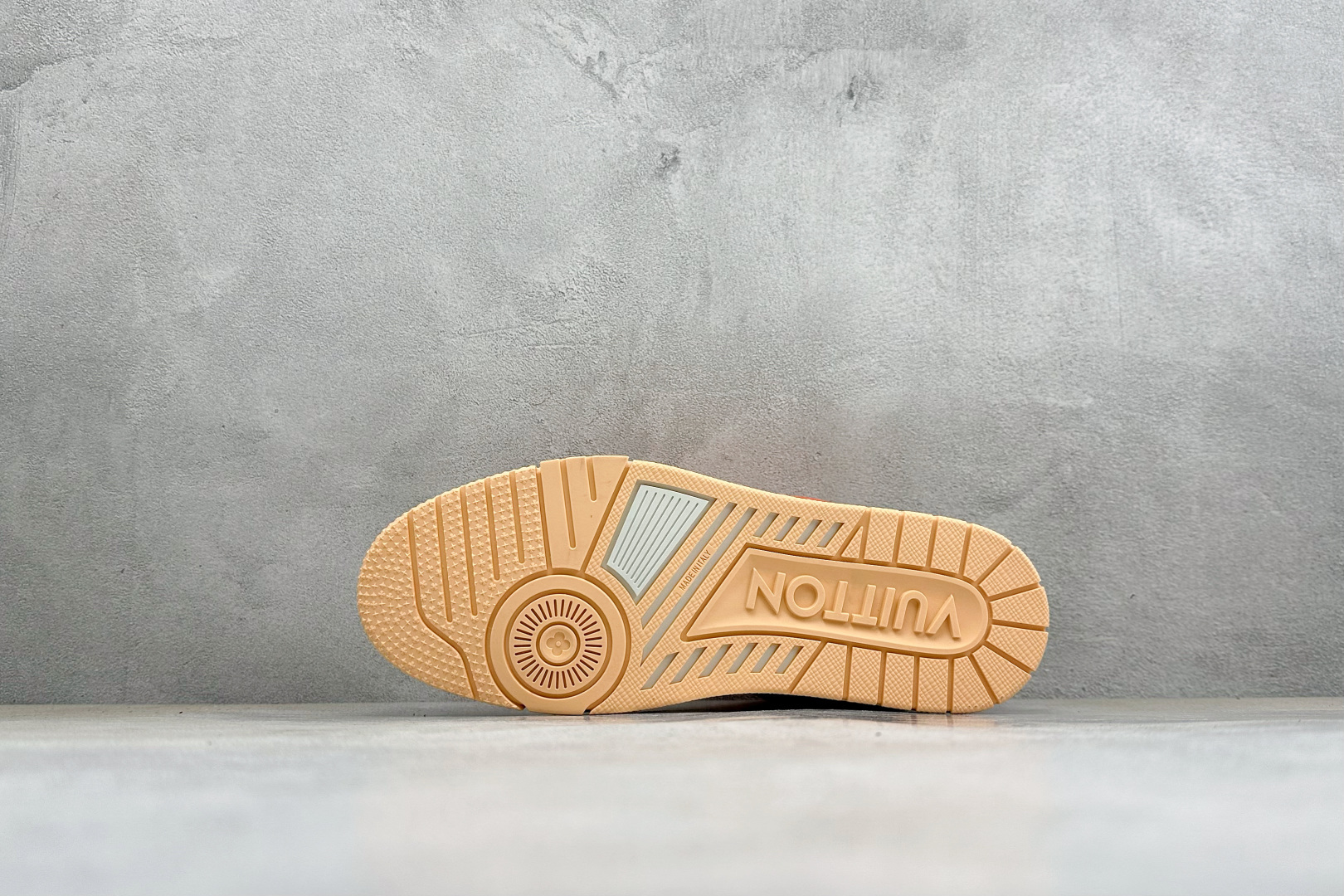 Louis Vuitton 路易威登 LV Trainer 低帮休闲板鞋 全新版本 原版购入 历时两个月调试开发打造 Z
