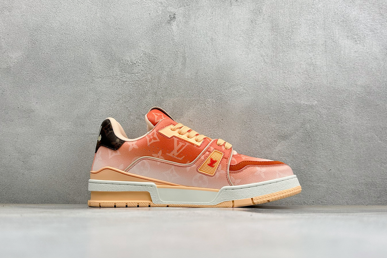 Louis Vuitton 路易威登 LV Trainer 低帮休闲板鞋 全新版本 原版购入 历时两个月调试开发打造 Z