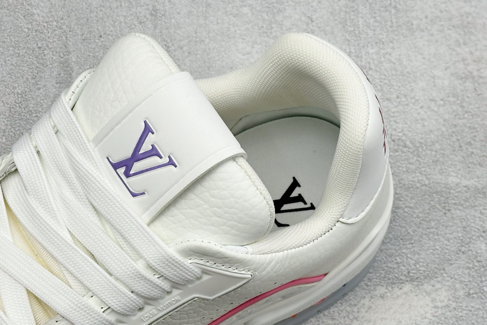 Louis Vuitton 路易威登 LV Trainer 低帮休闲板鞋 全新版本 原版购入 历时两个月调试开发打造 Z