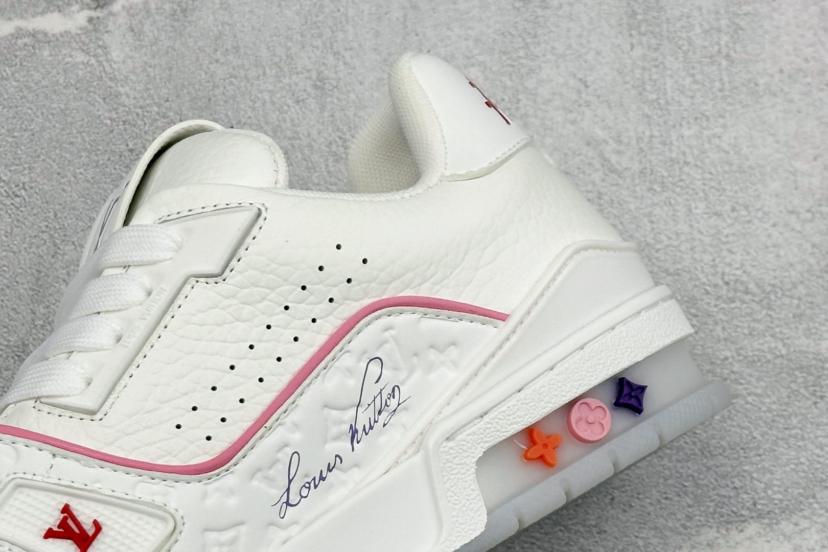 Louis Vuitton 路易威登 LV Trainer 低帮休闲板鞋 全新版本 原版购入 历时两个月调试开发打造 Z