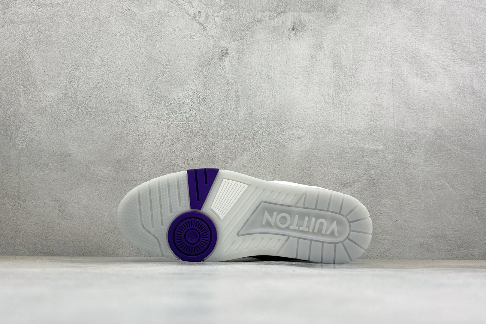 Louis Vuitton 路易威登 LV Trainer 低帮休闲板鞋 全新版本 原版购入 历时两个月调试开发打造 Z
