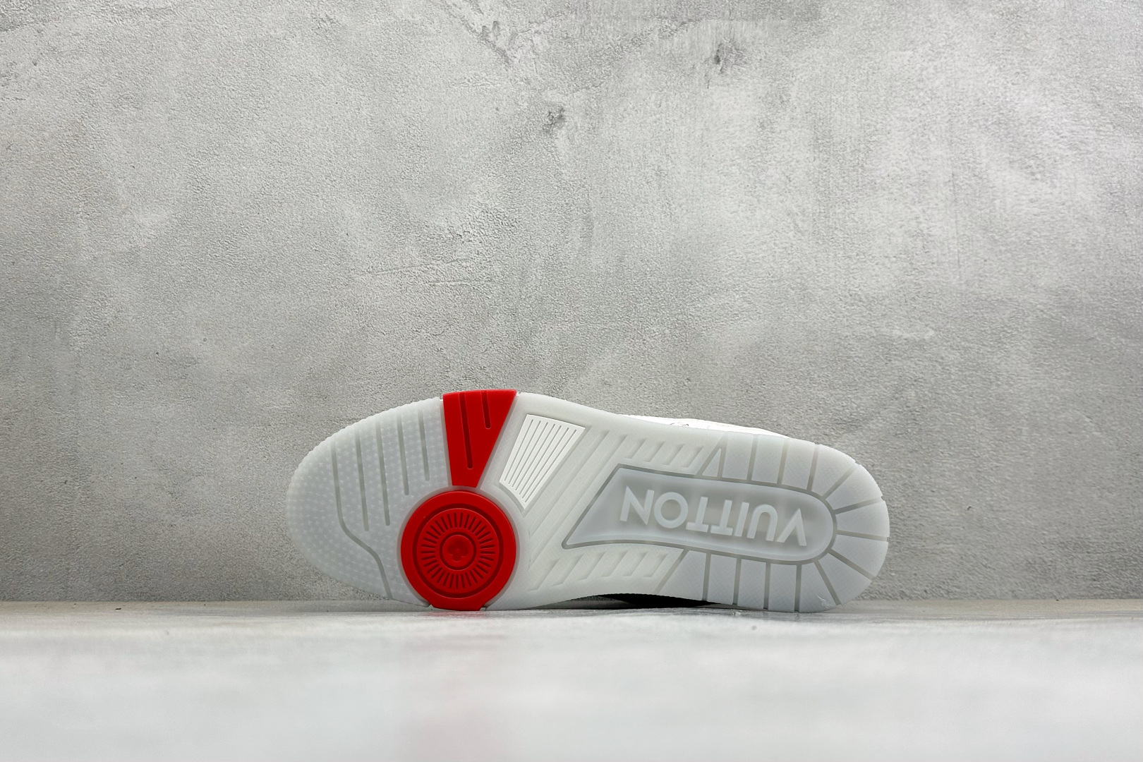 Louis Vuitton 路易威登 LV Trainer 低帮休闲板鞋 全新版本 原版购入 历时两个月调试开发打造 Z Louis Vuitton 路易威登 LV Trainer 低帮休闲板鞋 全新版本 原版购入 历时两个月调试开发打造 Z
