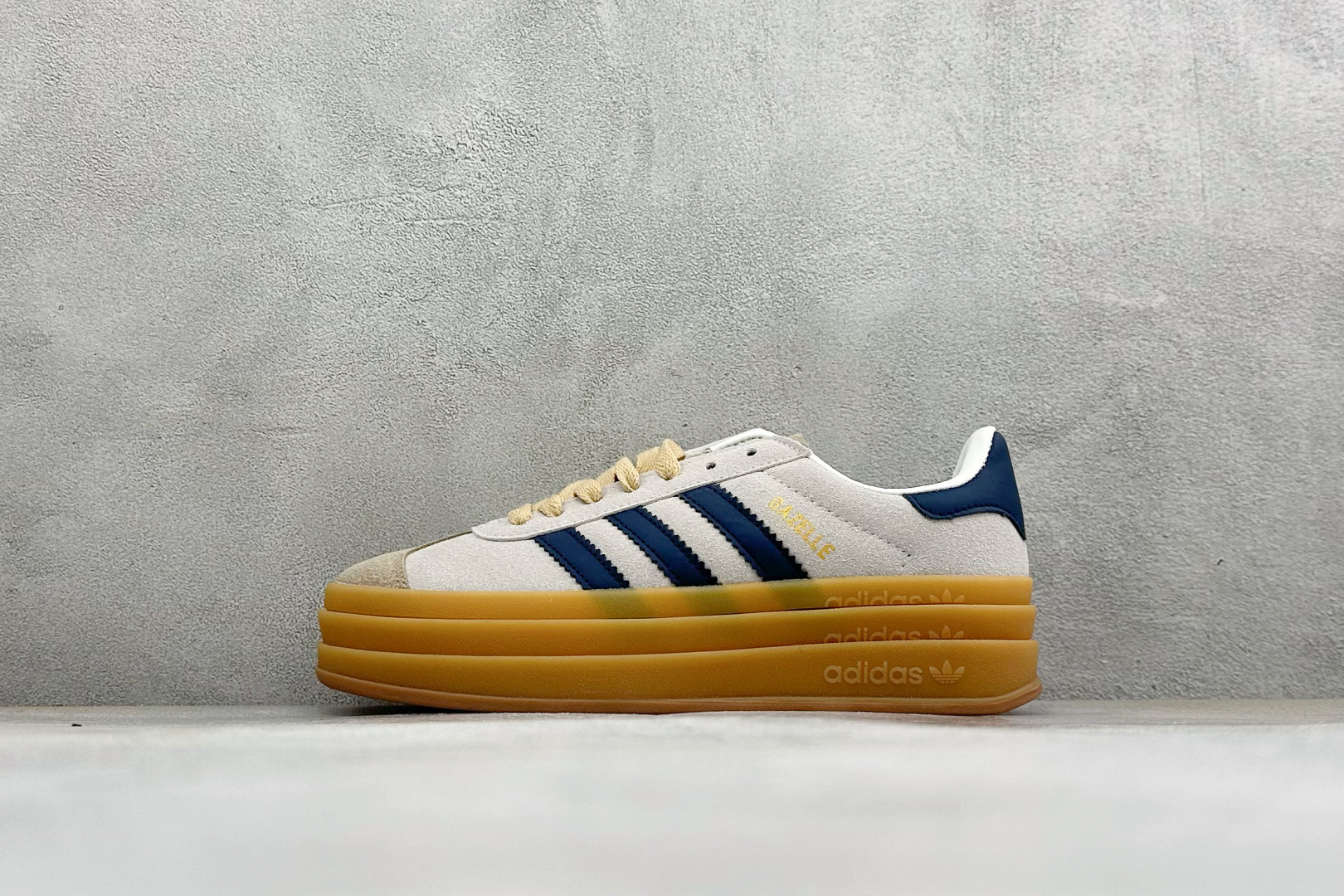 福利特价 Adidas Originals Gazelle Bold 三叶草厚底休闲防滑耐磨低帮板鞋 #原厂原数据版型 