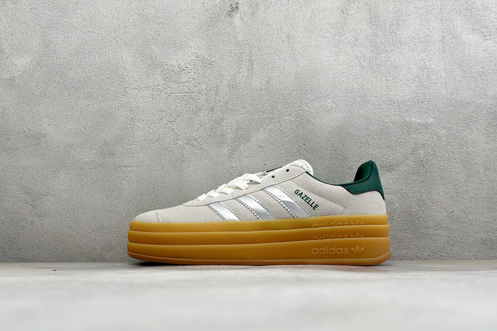 福利特价 Adidas Originals Gazelle Bold 三叶草厚底休闲防滑耐磨低帮板鞋 #原厂原数据版型 