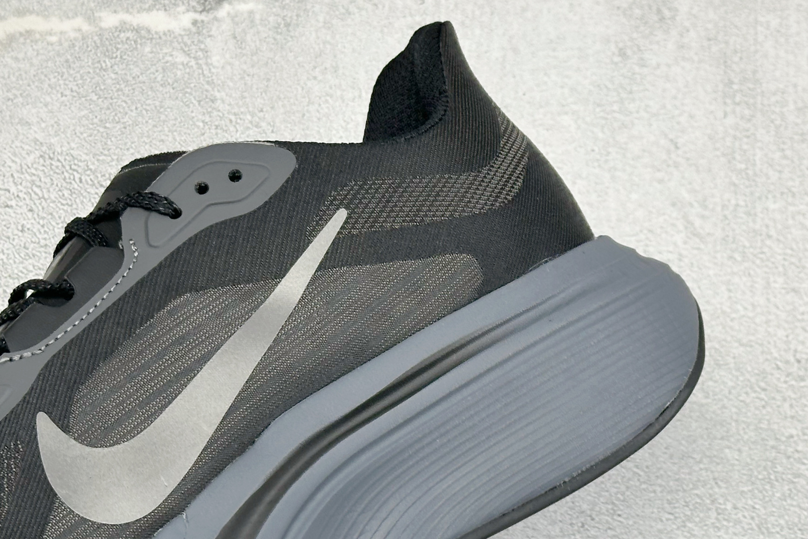 NIKE AIR ZOOM PEGASUS 42 减震防滑耐磨透气 低帮跑步鞋 兼顾迅疾外观和稳固脚感 后跟覆面和中足动 NIKE AIR ZOOM PEGASUS 42 减震防滑耐磨透气 低帮跑步鞋 兼顾迅疾外观和稳固脚感 后跟覆面和中足动