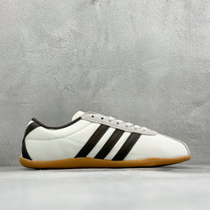 Adidas Tokyo W 阿迪达斯 舒适百搭经典休闲运动鞋 鞋面设计舒适贴合脚面 同时采用柔软材质 穿着轻便舒适 侧 Adidas Tokyo W 阿迪达斯 舒适百搭经典休闲运动鞋 鞋面设计舒适贴合脚面 同时采用柔软材质 穿着轻便舒适 侧
