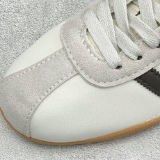 Adidas Tokyo W 阿迪达斯 舒适百搭经典休闲运动鞋 鞋面设计舒适贴合脚面 同时采用柔软材质 穿着轻便舒适 侧 Adidas Tokyo W 阿迪达斯 舒适百搭经典休闲运动鞋 鞋面设计舒适贴合脚面 同时采用柔软材质 穿着轻便舒适 侧