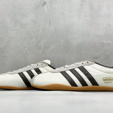 Adidas Tokyo W 阿迪达斯 舒适百搭经典休闲运动鞋 鞋面设计舒适贴合脚面 同时采用柔软材质 穿着轻便舒适 侧 Adidas Tokyo W 阿迪达斯 舒适百搭经典休闲运动鞋 鞋面设计舒适贴合脚面 同时采用柔软材质 穿着轻便舒适 侧