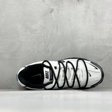 NIKE INITIATOR创始者系列 复古休闲运动舒适跑鞋 采用透气网眼鞋面和支撑覆盖层,自然运动设计的Phlyon NIKE INITIATOR创始者系列 复古休闲运动舒适跑鞋 采用透气网眼鞋面和支撑覆盖层,自然运动设计的Phlyon