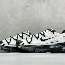 NIKE INITIATOR创始者系列 复古休闲运动舒适跑鞋 采用透气网眼鞋面和支撑覆盖层,自然运动设计的Phlyon NIKE INITIATOR创始者系列 复古休闲运动舒适跑鞋 采用透气网眼鞋面和支撑覆盖层,自然运动设计的Phlyon