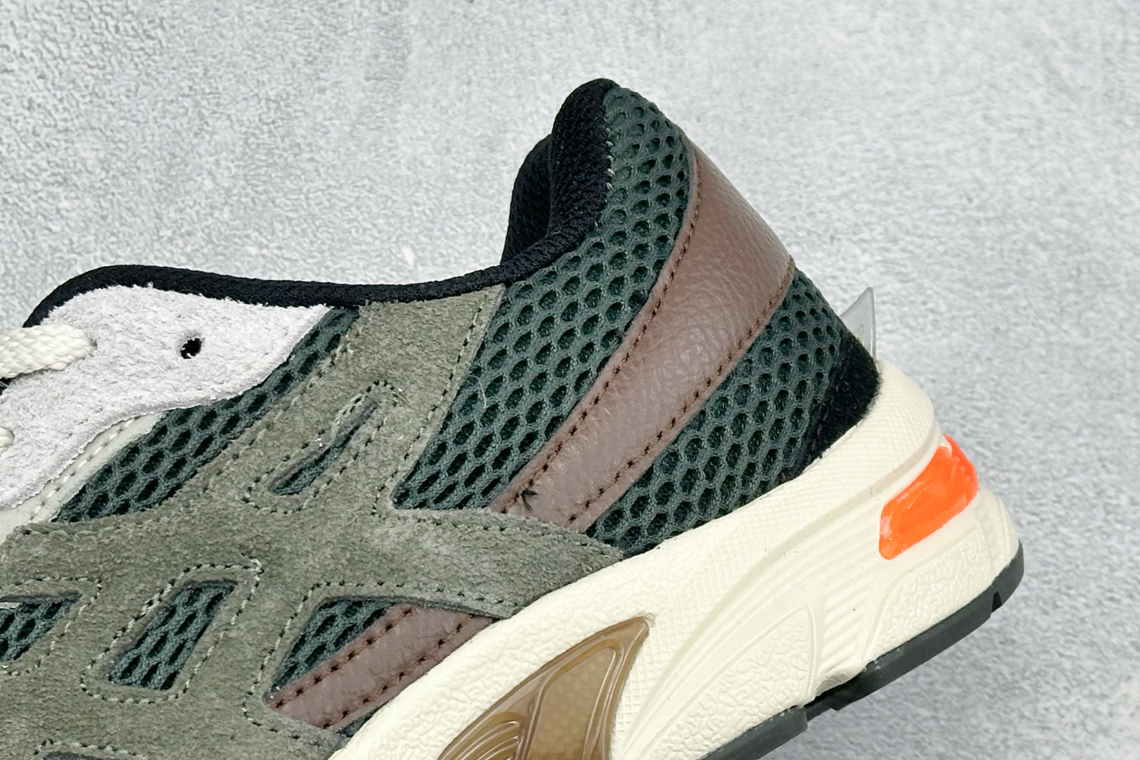 福利特价 YD版ASICS GEL-1130 亚瑟士复古减震透气运动休闲跑鞋 货号: 1201A924-300 