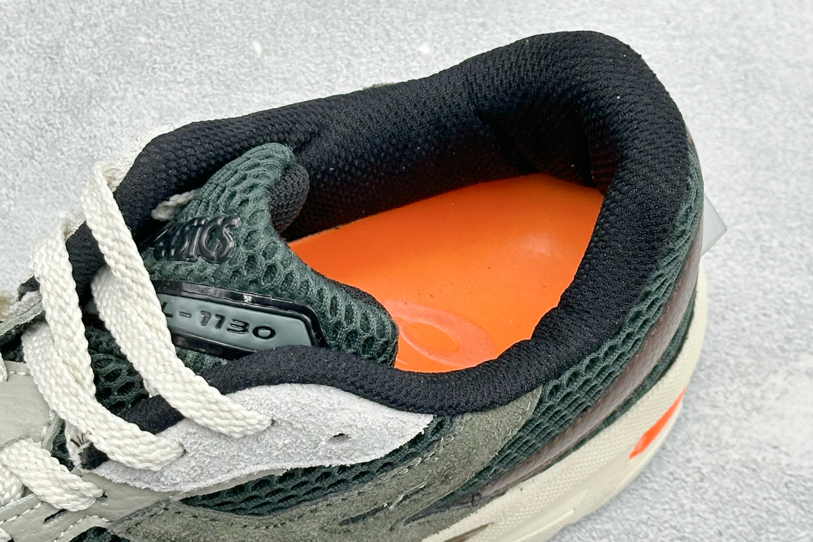 福利特价 YD版ASICS GEL-1130 亚瑟士复古减震透气运动休闲跑鞋 货号: 1201A924-300 