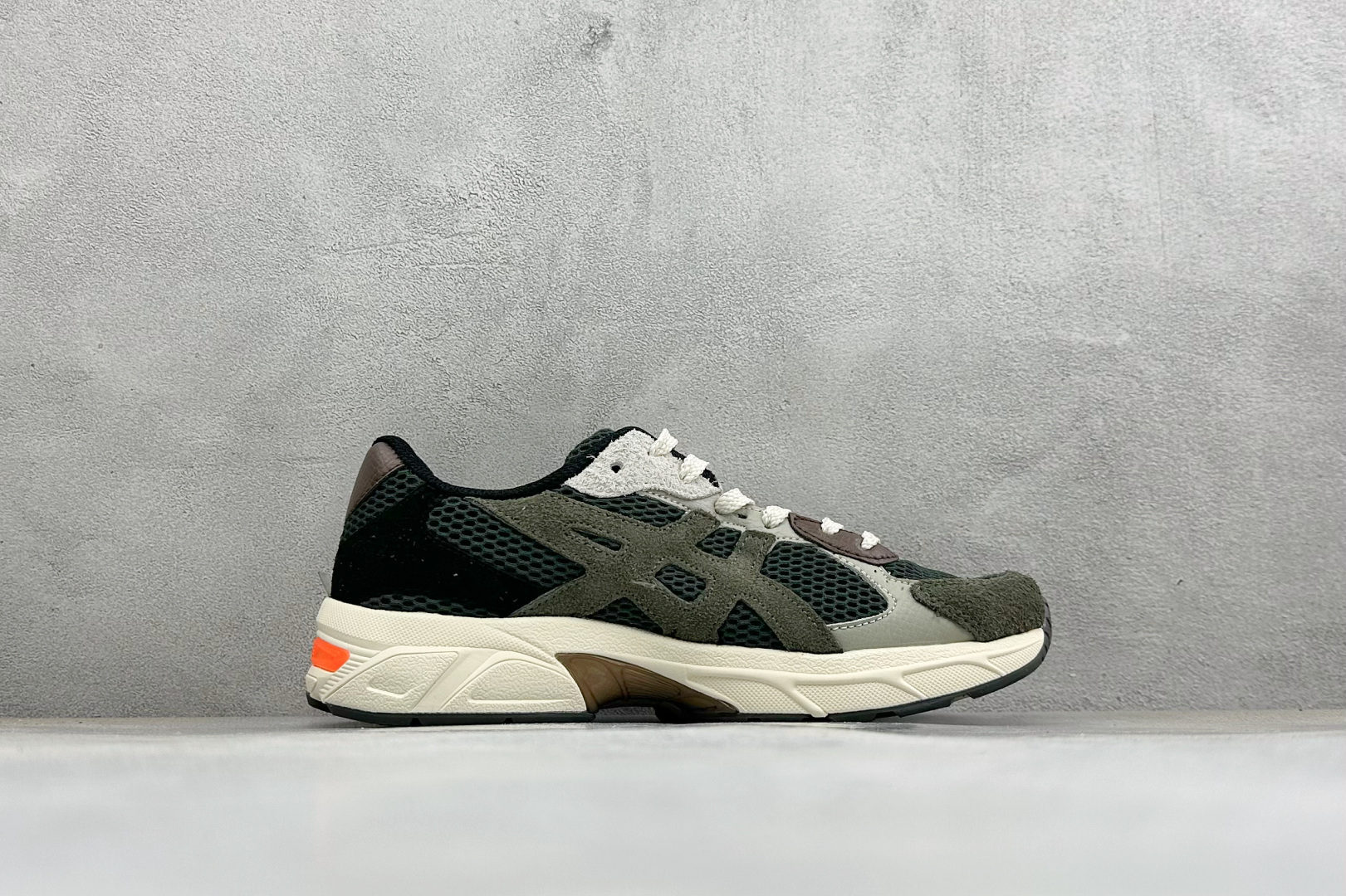 福利特价 YD版ASICS GEL-1130 亚瑟士复古减震透气运动休闲跑鞋 货号: 1201A924-300 